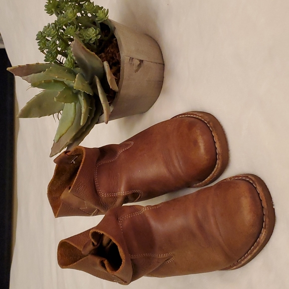 Roots Leather Boots size 9 - Picture 2 of 4